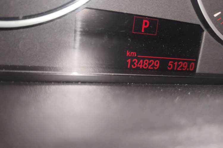 Used BMW 3 Series 2017 320i M Sport Odometer Close Up