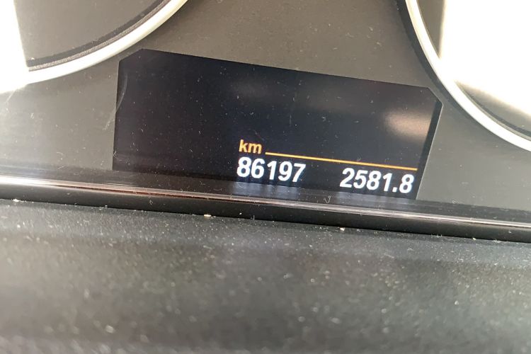 Used BMW 3 Series 2017 320Li Fashion Model Odometer Close Up