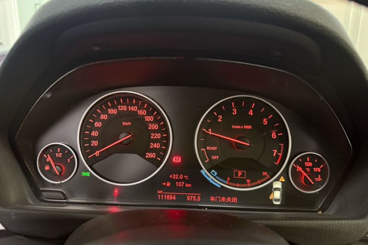 Used BMW 3 Series 2017 320Li Luxury Design Package Odometer Close Up