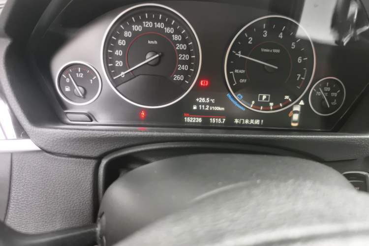 Used BMW 3 Series 2017 320Li M Sport Edition Odometer Close Up
