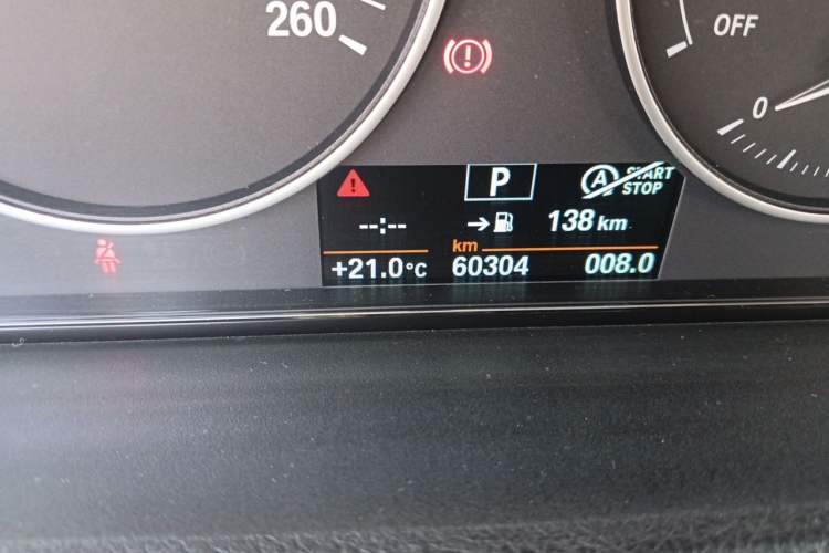 Used BMW 3 Series 2017 320Li Fashion Model Odometer Close Up