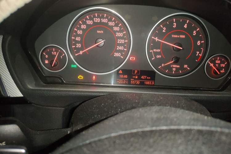 Used BMW 3 Series 2017 320i M Sport Odometer Close Up