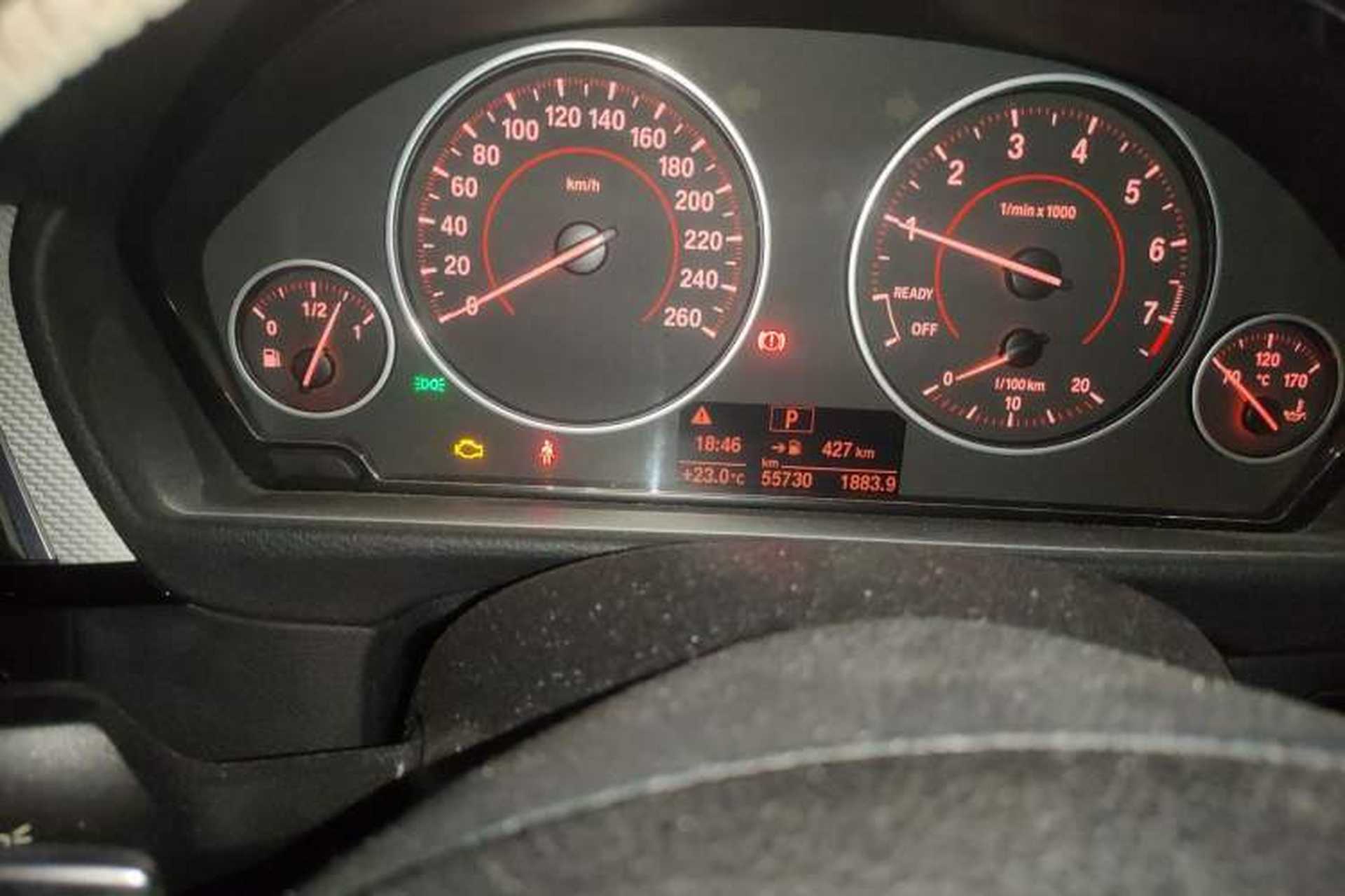 Used BMW 3 Series 2017 320i M Sport Odometer Close Up