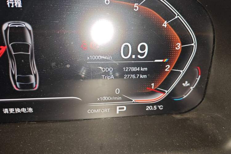 Used BMW 3 Series 2017 318Li Fashion Model Odometer Close Up