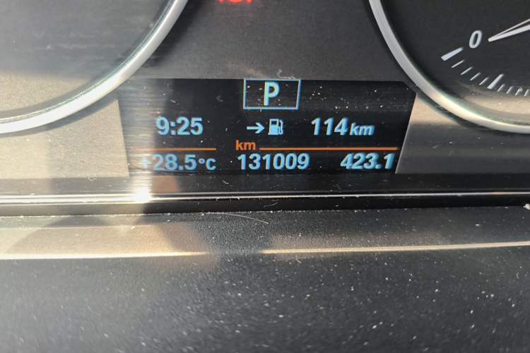 Used BMW 3 Series 2017 320Li Fashion Model Odometer Close Up