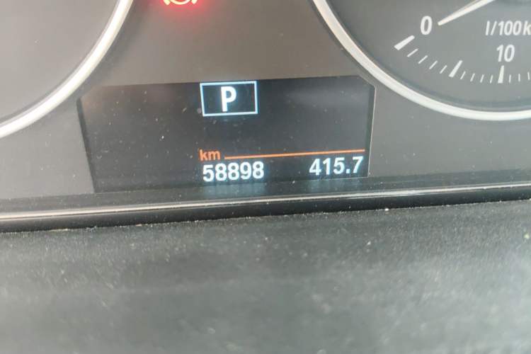 Used BMW 3 Series 2017 320Li Fashion Model Odometer Close Up