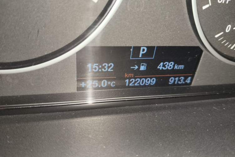 Used BMW 3 Series 2017 320Li Fashion Model Odometer Close Up