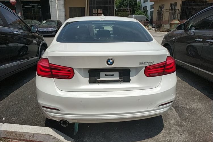 Used BMW 3 Series 2017 318i Fashion Model Rear