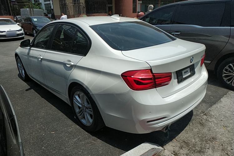Used BMW 3 Series 2017 318i Fashion Model Rear Left 45 Deg