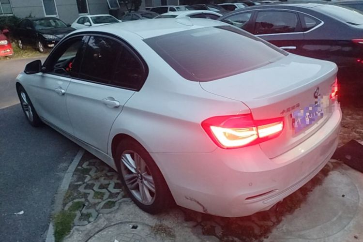 Used BMW 3 Series 2017 318i Fashion Model Rear Left 45 Deg