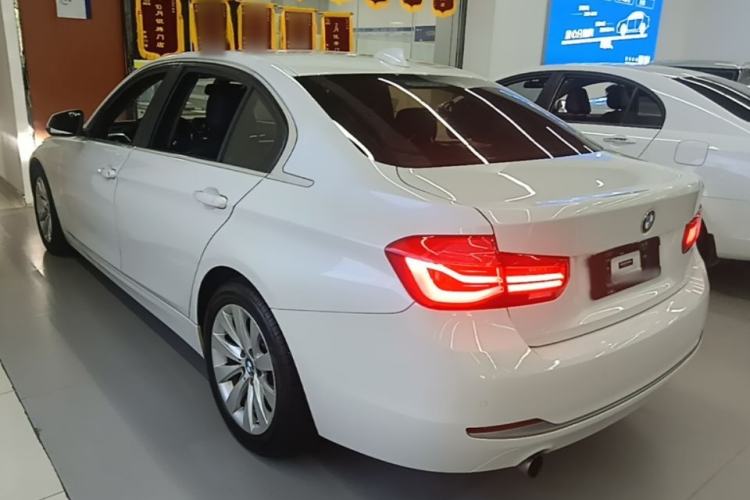 Used BMW 3 Series 2017 318Li Fashion Model Rear Left 45 Deg