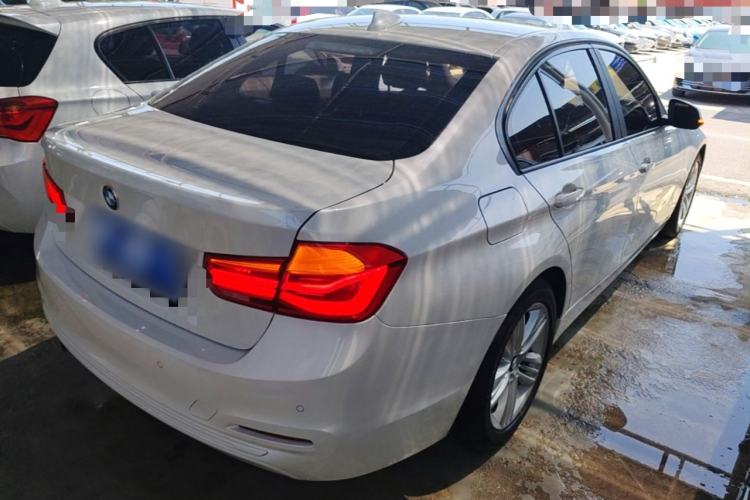 Used BMW 3 Series 2017 318i Fashion Model Rear Right 45 Deg