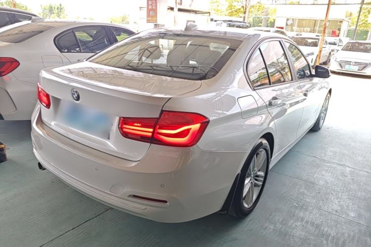 Used BMW 3 Series 2017 318i Fashion Model Rear Right 45 Deg