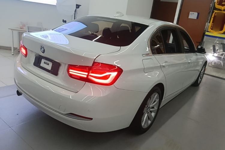 Used BMW 3 Series 2017 318Li Fashion Model Rear Right 45 Deg