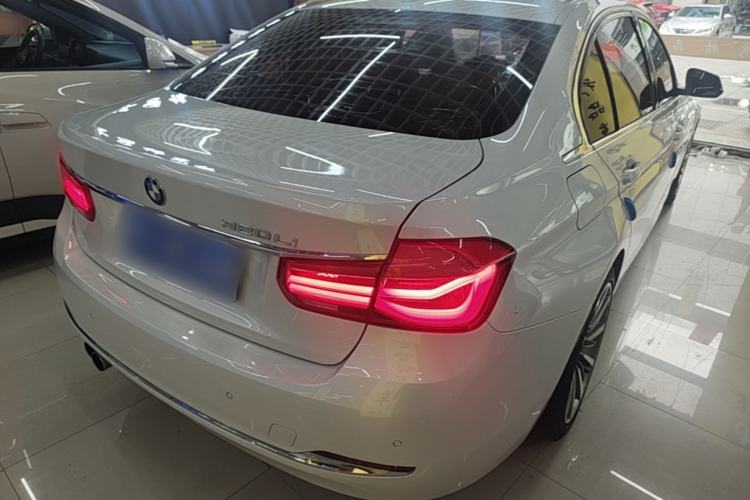 Used BMW 3 Series 2017 320Li Luxury Design Package Rear Right 45 Deg
