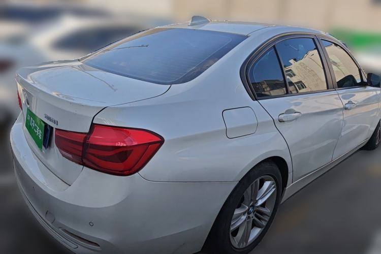 Used BMW 3 Series 2017 318i Fashion Model Rear Right 45 Deg