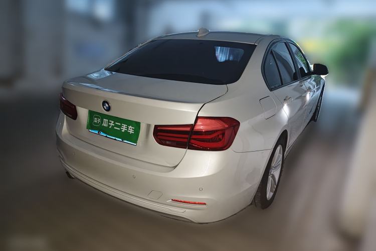 Used BMW 3 Series 2017 318i Fashion Model Rear Right 45 Deg