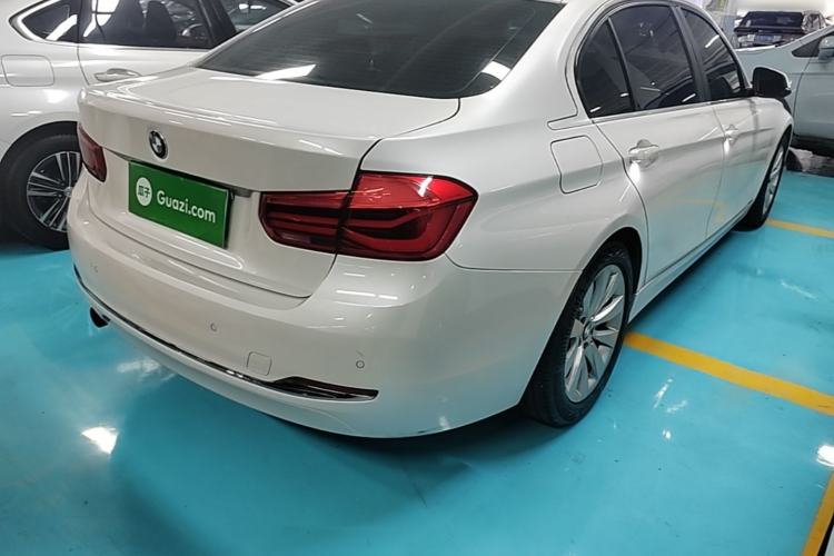 Used BMW 3 Series 2017 318Li Fashion Model Rear Right 45 Deg