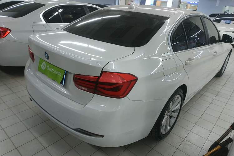 Used BMW 3 Series 2017 318Li Fashion Model Rear Right 45 Deg