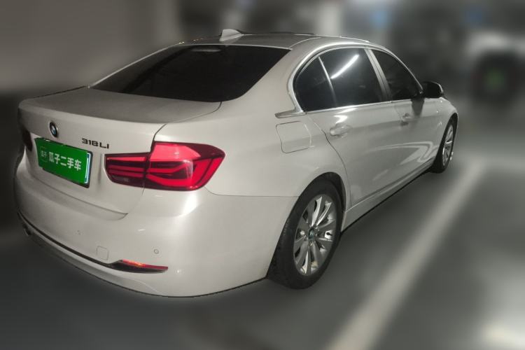 Used BMW 3 Series 2017 318Li Fashion Model Rear Right 45 Deg
