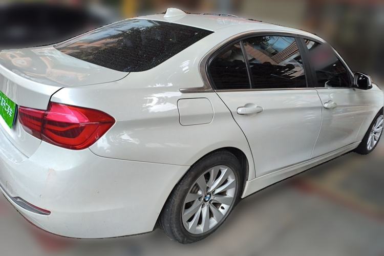 Used BMW 3 Series 2017 318Li Fashion Model Rear Right 45 Deg