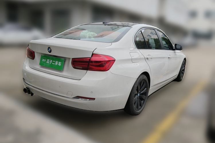 Used BMW 3 Series 2017 318Li Fashion Model Rear Right 45 Deg