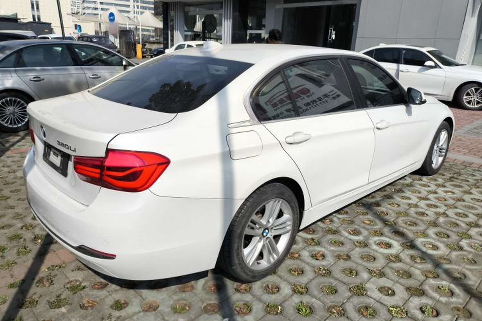 Used BMW 3 Series 2017 320Li xDrive Fashion Model Rear Right 45 Deg