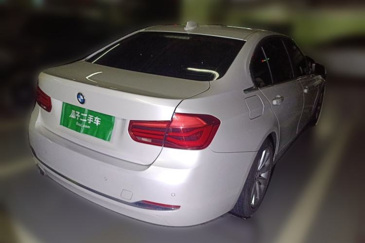 Used BMW 3 Series 2017 318Li Fashion Model Rear Right 45 Deg