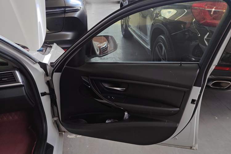 Used BMW 3 Series 2017 320Li Fashion Model Right Front Door Interior