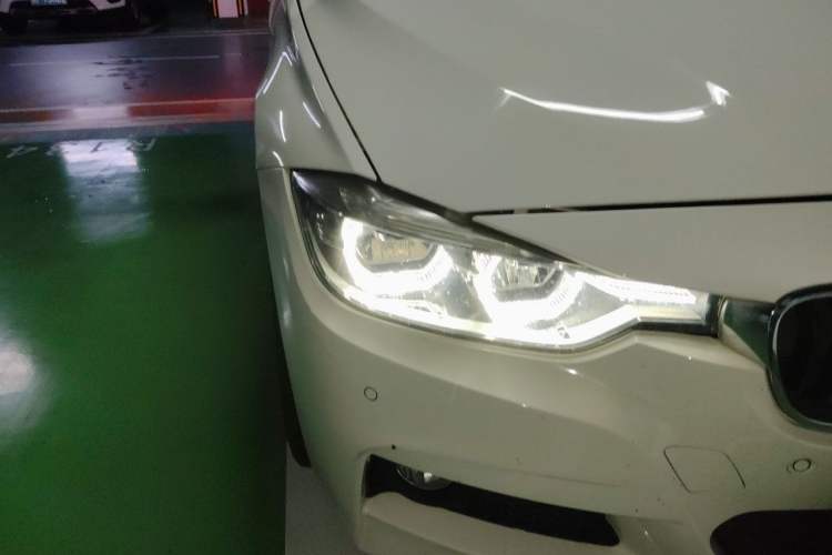 Used BMW 3 Series 2017 320i M Sport Right Front Headlight