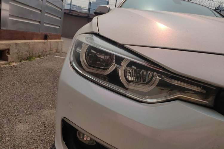 Used BMW 3 Series 2017 320Li Fashion Model Right Front Headlight