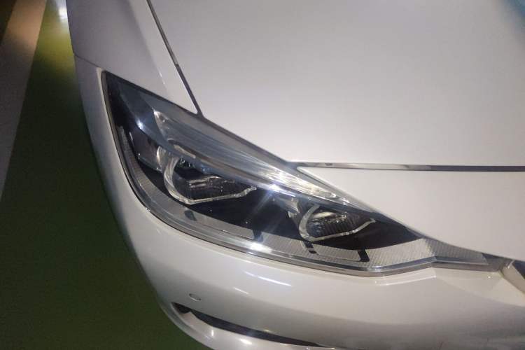 Used BMW 3 Series 2017 320Li Fashion Model Right Front Headlight
