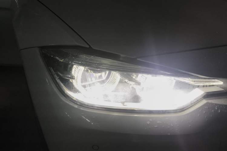Used BMW 3 Series 2017 320Li Fashion Model Right Front Headlight