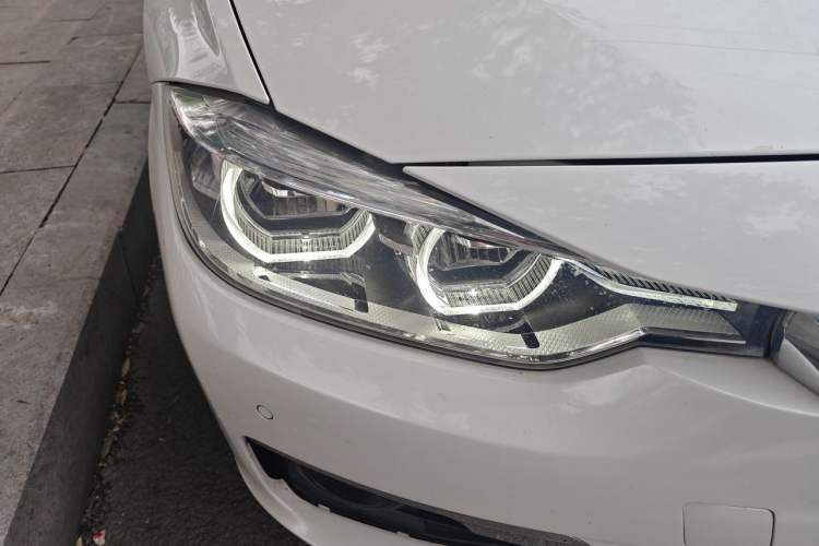 Used BMW 3 Series 2017 320Li Fashion Model Right Front Headlight