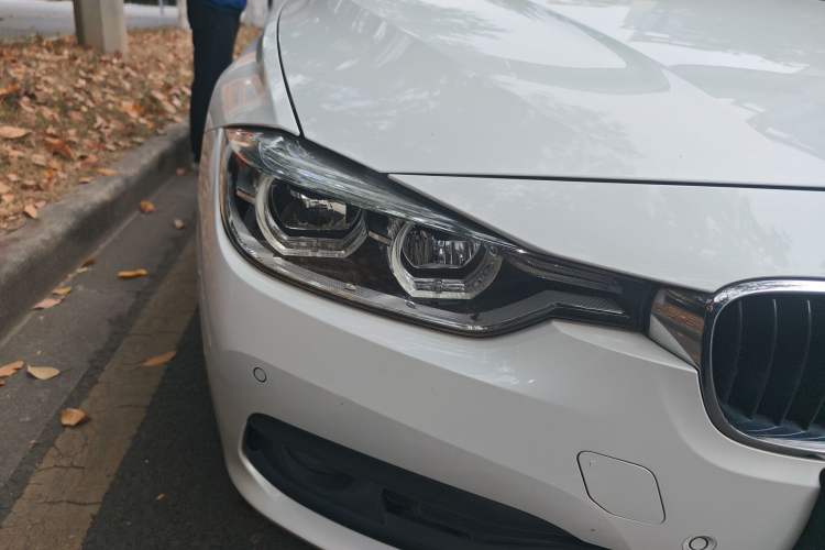 Used BMW 3 Series 2017 318i Fashion Model Right Front Headlight