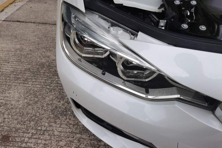 Used BMW 3 Series 2017 320Li Fashion Model Right Front Headlight