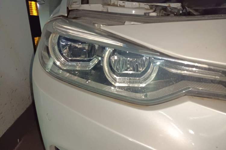 Used BMW 3 Series 2017 320Li Fashion Model Right Front Headlight