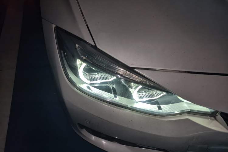 Used BMW 3 Series 2017 320Li Fashion Model Right Front Headlight