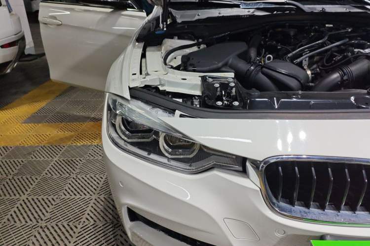 Used BMW 3 Series 2017 320i M Sport Right Front Headlight