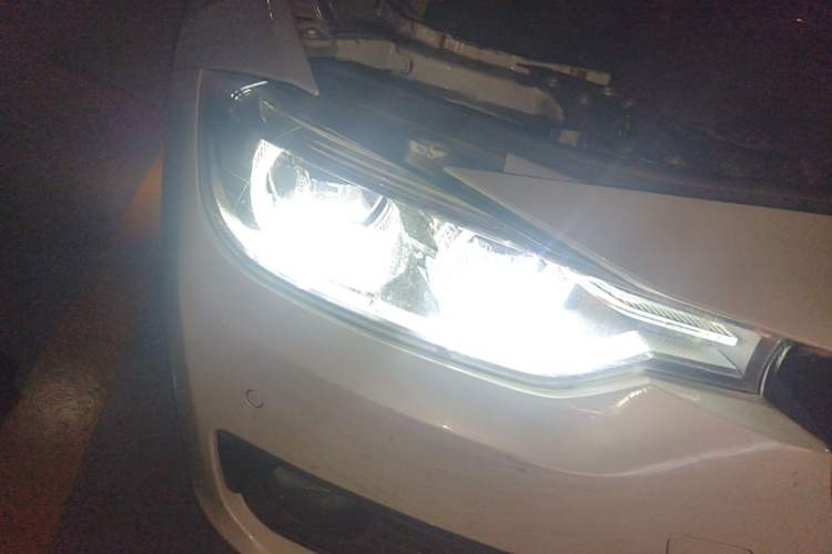 Used BMW 3 Series 2017 320Li Fashion Model Right Front Headlight