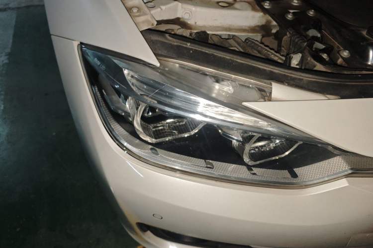 Used BMW 3 Series 2017 320Li Fashion Model Right Front Headlight