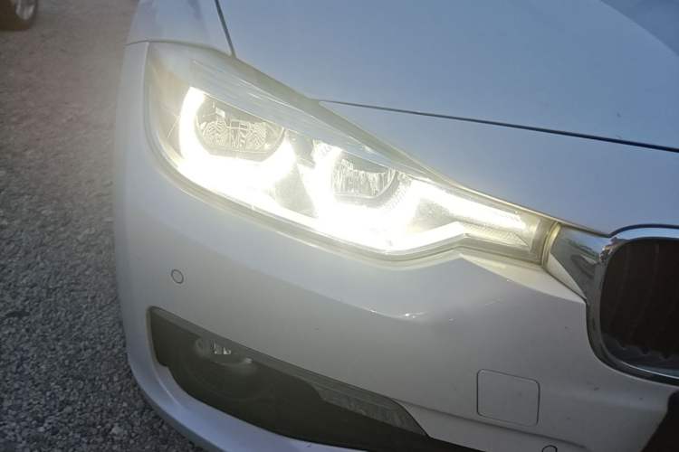Used BMW 3 Series 2017 320Li Fashion Model Right Front Headlight