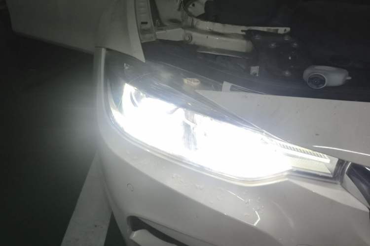 Used BMW 3 Series 2017 320i M Sport Right Front Headlight