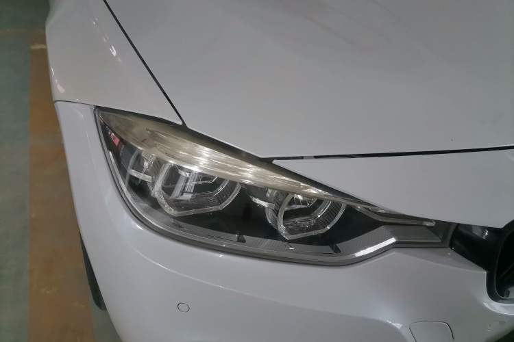 Used BMW 3 Series 2017 318i Fashion Model Right Front Headlight