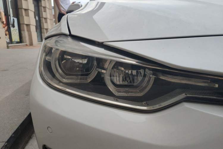 Used BMW 3 Series 2017 320Li Fashion Model Right Front Headlight