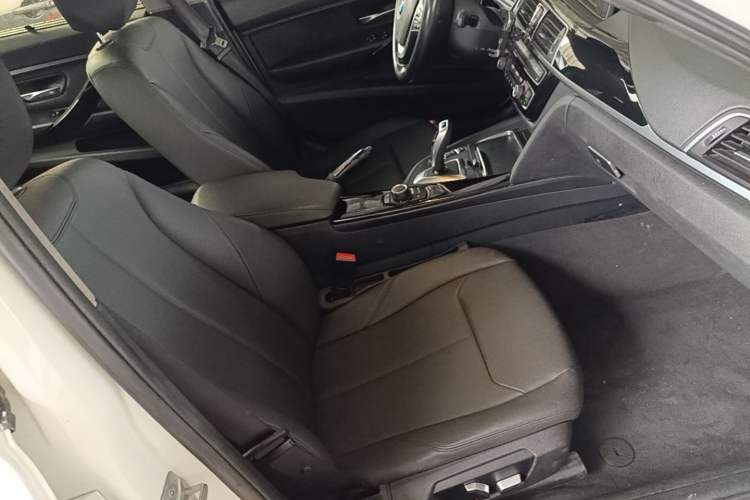 Used BMW 3 Series 2017 320Li Fashion Model Right Front Seat