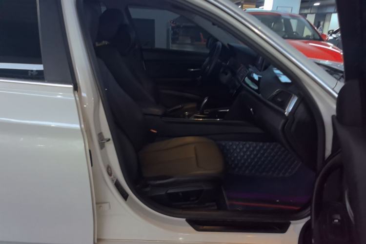 Used BMW 3 Series 2017 320Li Fashion Model Right Front Seat
