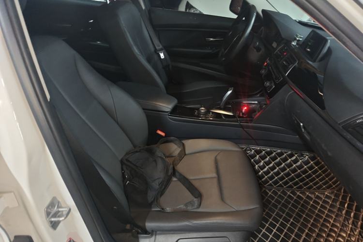 Used BMW 3 Series 2017 320Li Fashion Model Right Front Seat