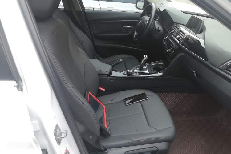 Used BMW 3 Series 2017 320Li Fashion Model Right Front Seat