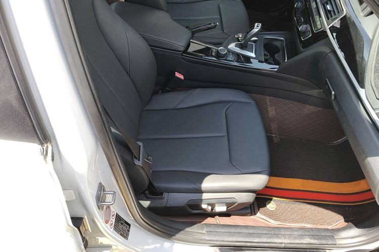 Used BMW 3 Series 2017 320Li Fashion Model Right Front Seat